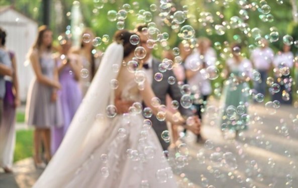 soap bubbles on wedding